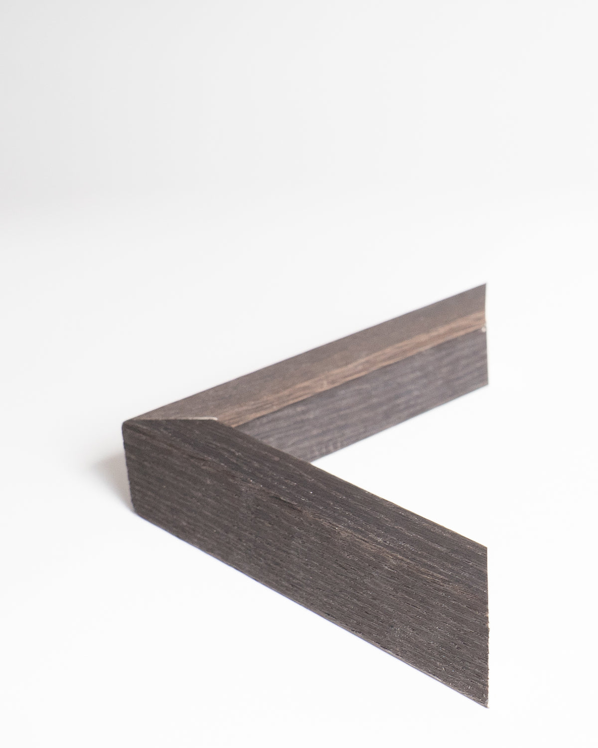 London (20x30mm), Dark Brown Oak – Veneer